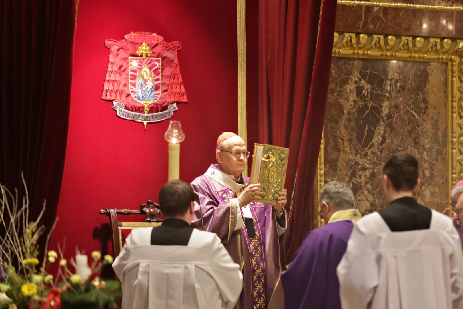 Gyászmise XVI. Benedek emeritus pápáért