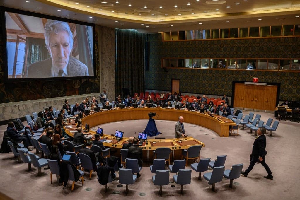 Roger Waters: Könyörgöm, kössenek tűzszünetet! – EXKLUZÍV
