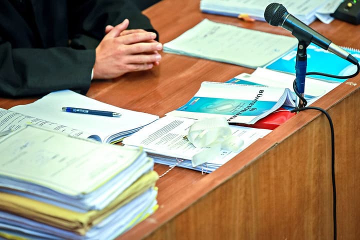 Verekedő, lövöldöző vagyonőrök ellen emelt vádat az ügyészség