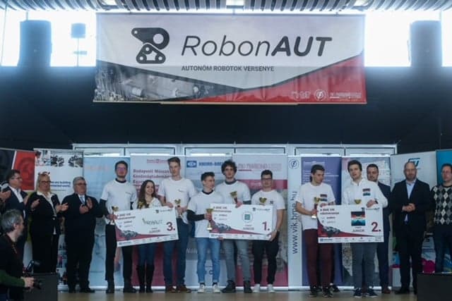 Robotautóversenyt rendeztek a Műegyetemen