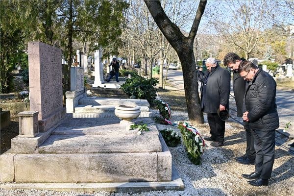 Fürjes: Amikor mindenki azt mondja, háború, mi azt mondjuk, béke