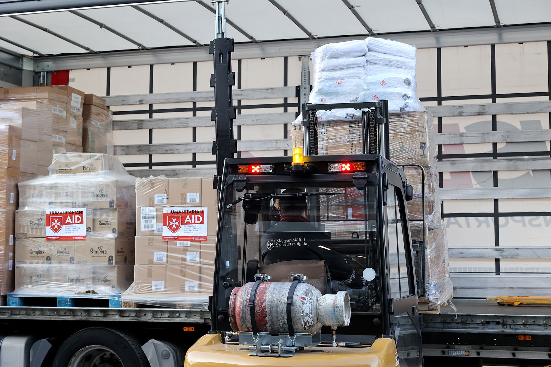Segélyszállítmányt visz a Magyar Máltai Szeretetszolgálat Hatay tartományba