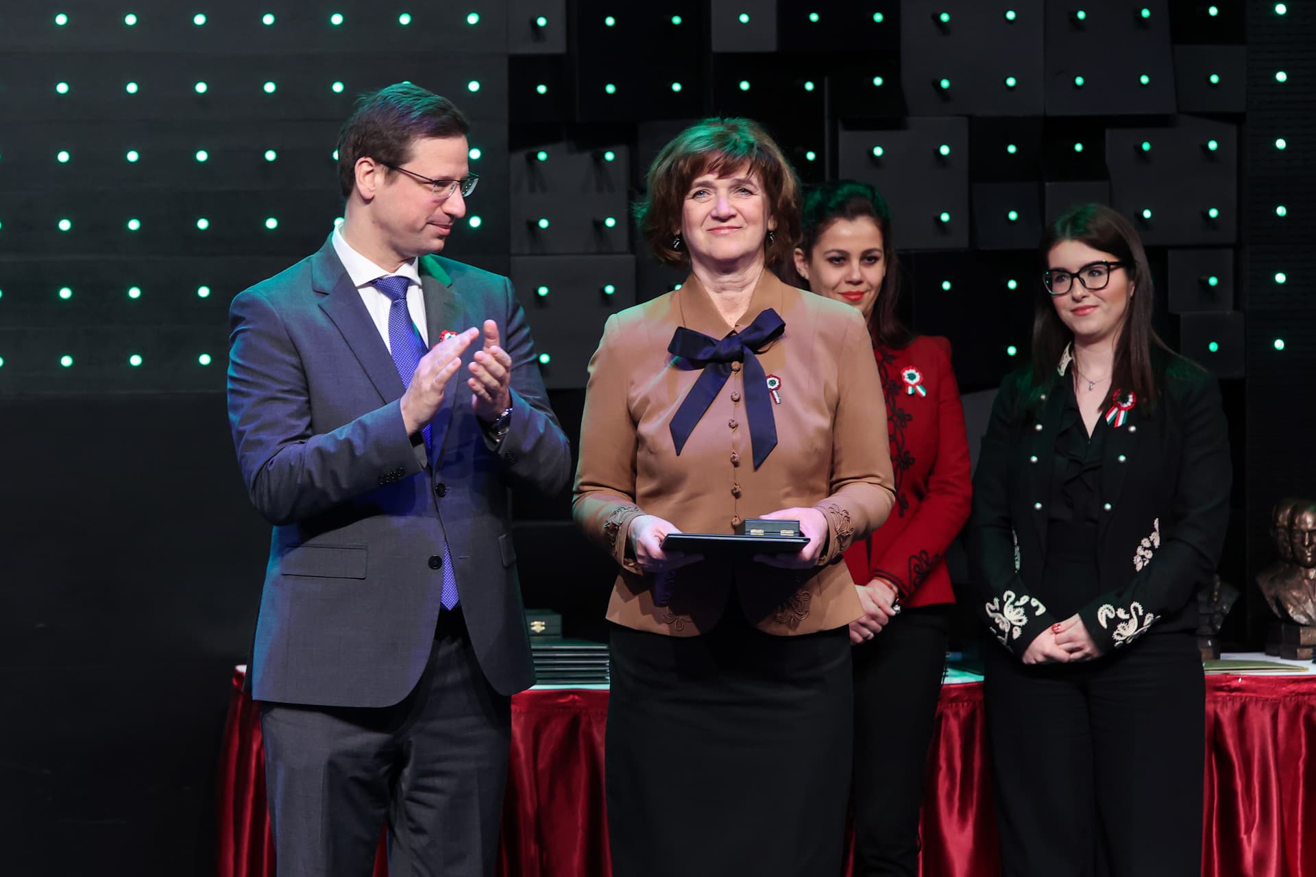 Állami kitüntetések és miniszteri elismerések átadója