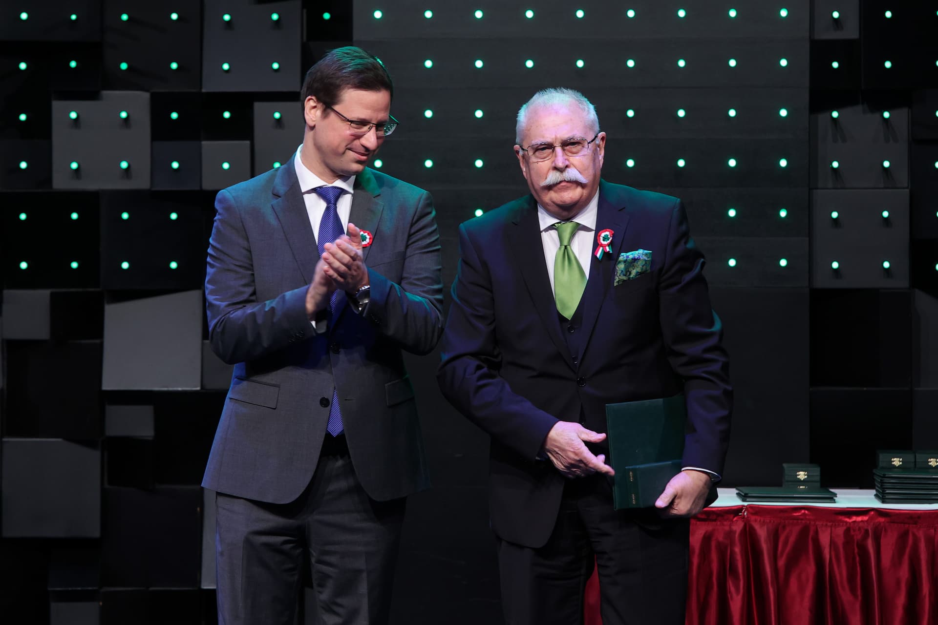 Állami kitüntetések és miniszteri elismerések átadója