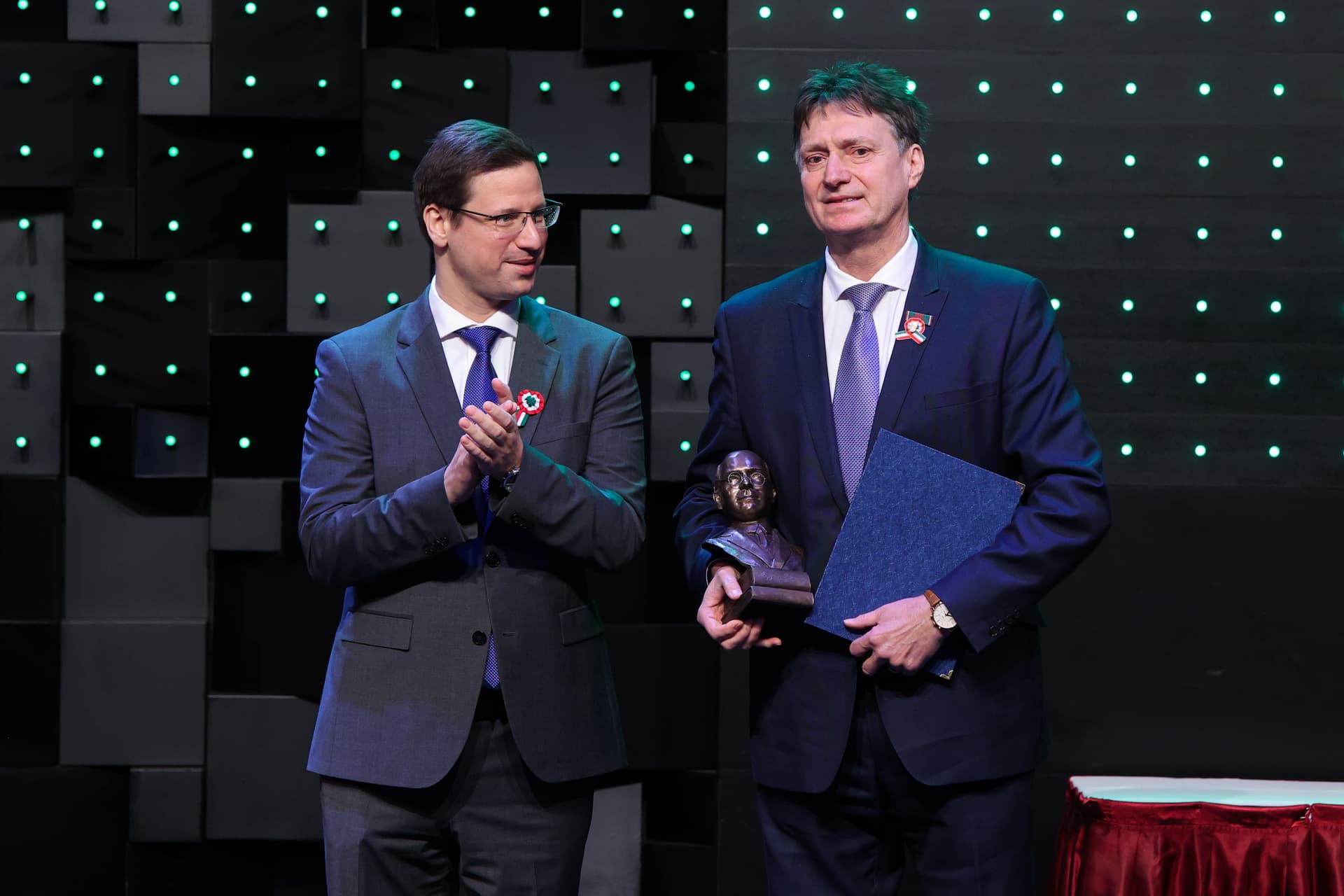 Állami kitüntetések és miniszteri elismerések átadója