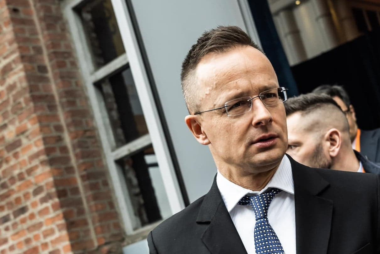 Szijjártó Péter: Életbiztosítás, hogy Magyarország megkerülhetetlenné vált az európai autóiparban + VIDEÓ