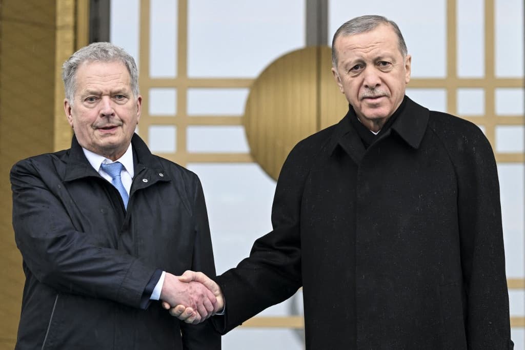 Ankara hozzájárul Finnország felvételéhez