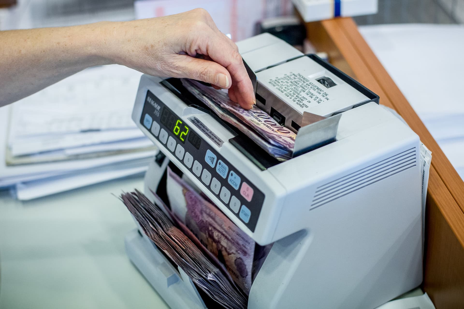 KSH: A bruttó átlagkereset 557 900 forint volt szeptemberben, 14,1 százalékkal magasabb, mint egy évvel korábban