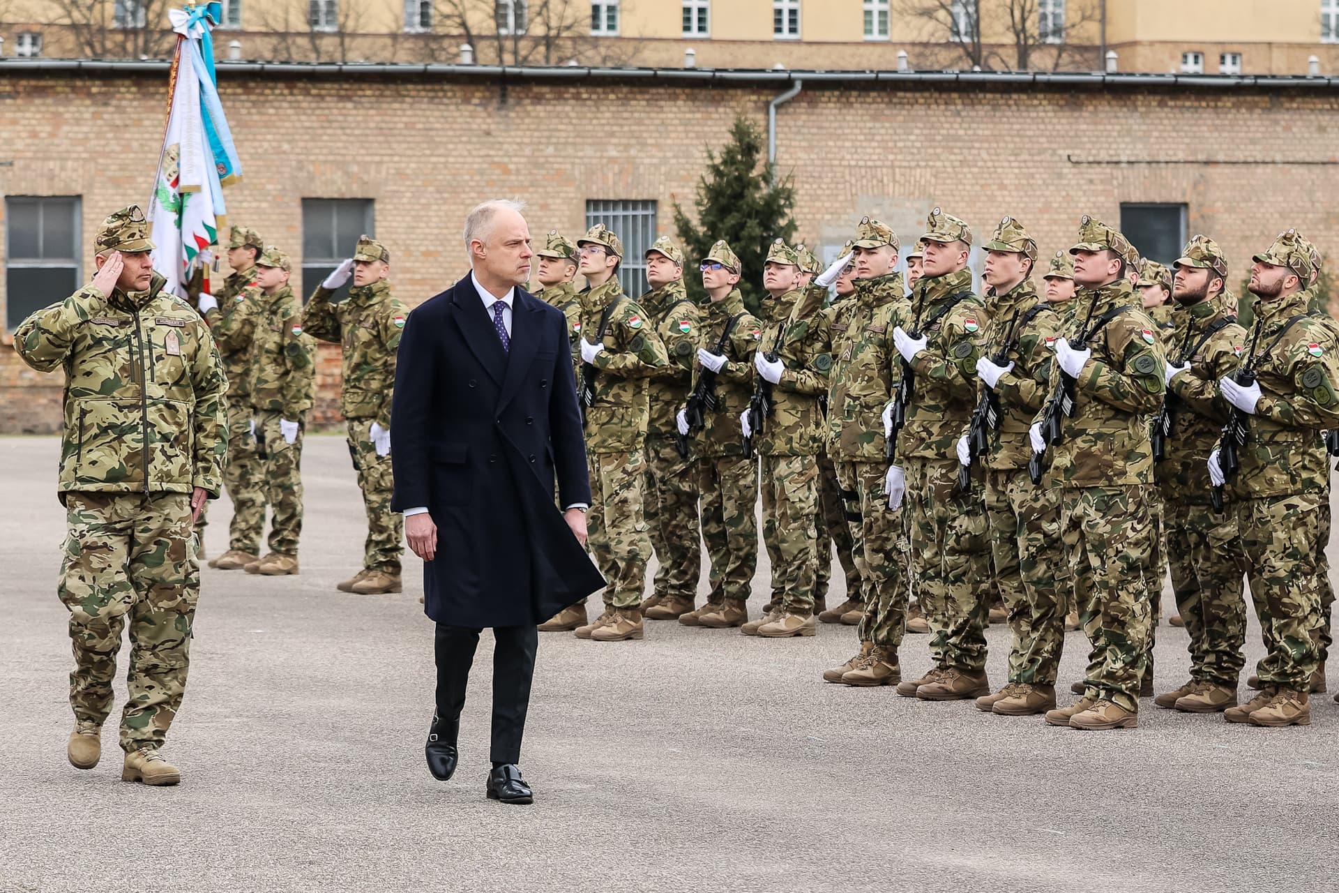 Szalay-Bobrovniczky Kristóf az NKE Hadtudományi és Honvédtisztképző Kar dékáni beosztásának átadás-átvételén