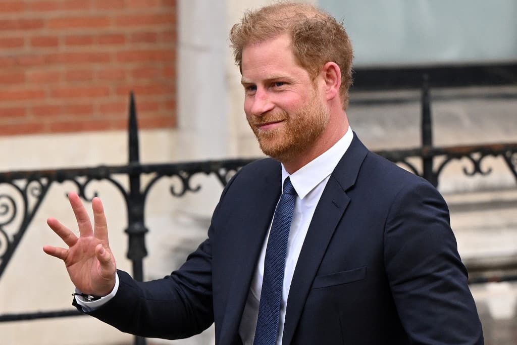 Ott lesz Harry herceg apja koronázásán