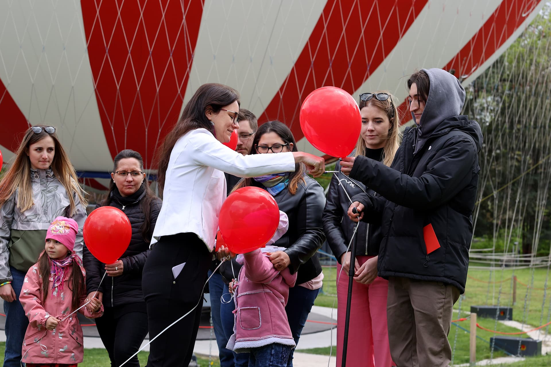 Évente ezer gyermek vehet részt betegségelengedő ballonozáson