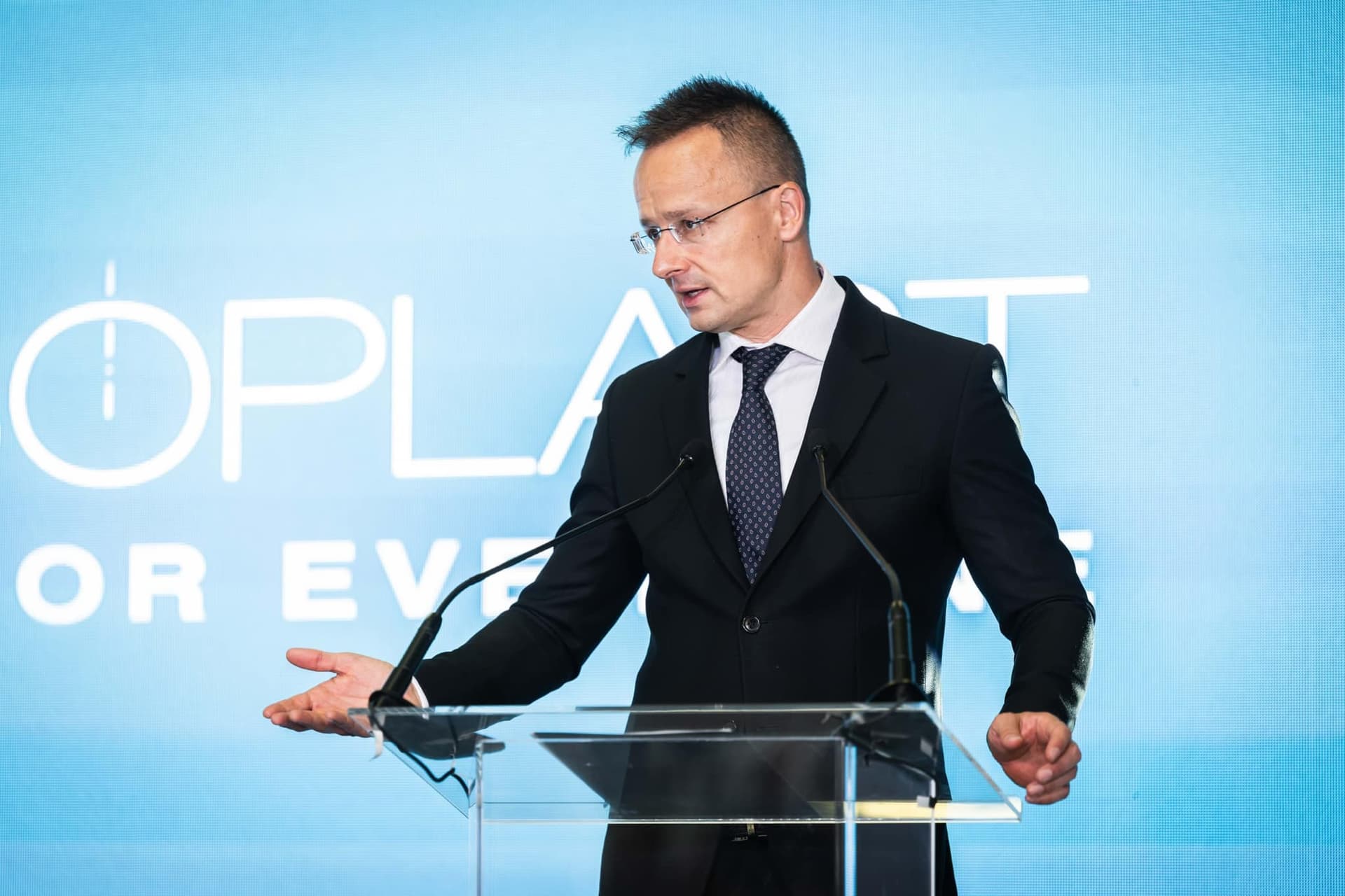 Szijjártó Péter: A kormány továbbra is kiemelten támogatja a nemzetközi piacokon versenyképes vállalatokat