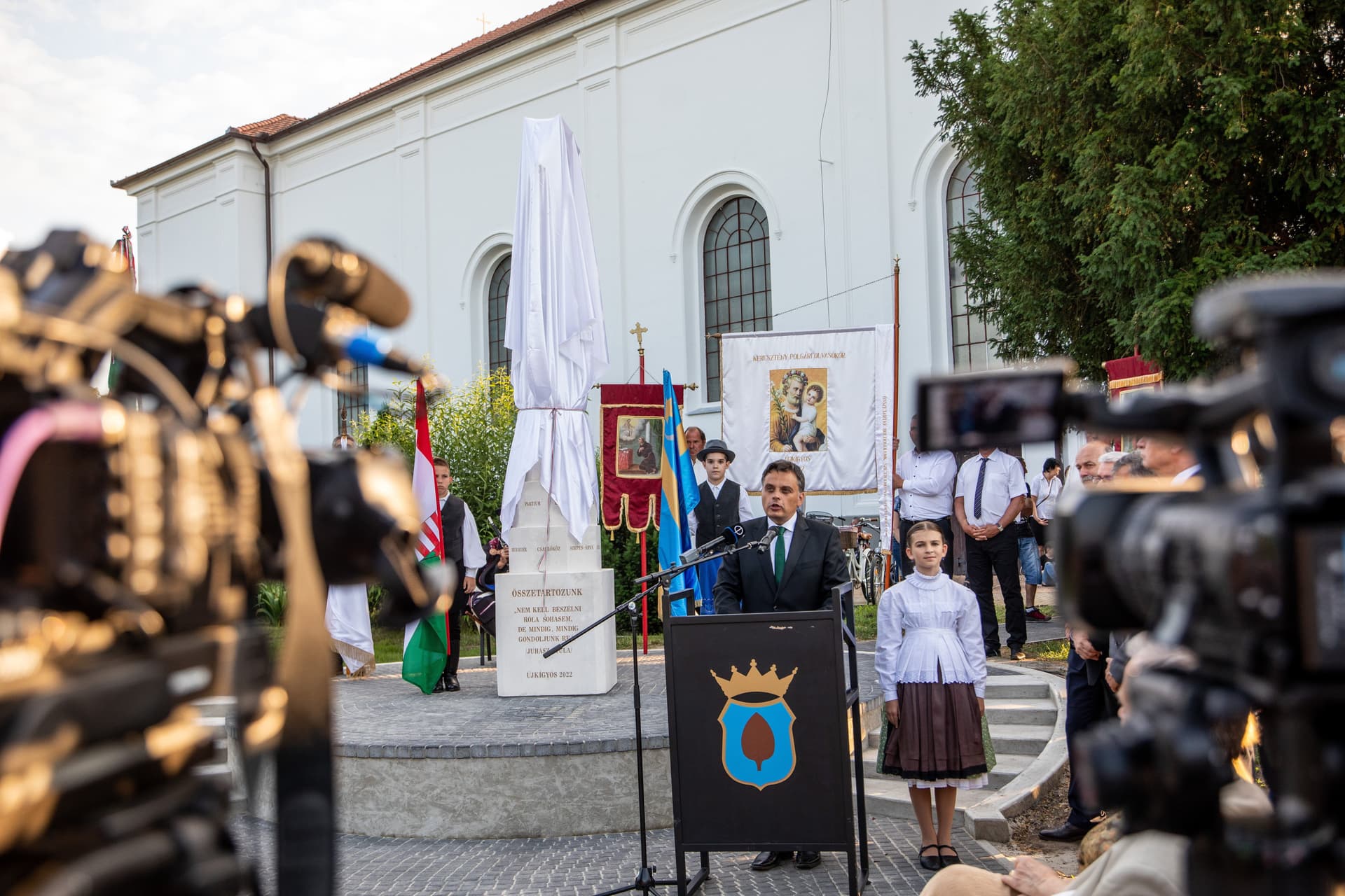Felavatták a nemzeti összetartozás emlékművét Újkígyóson