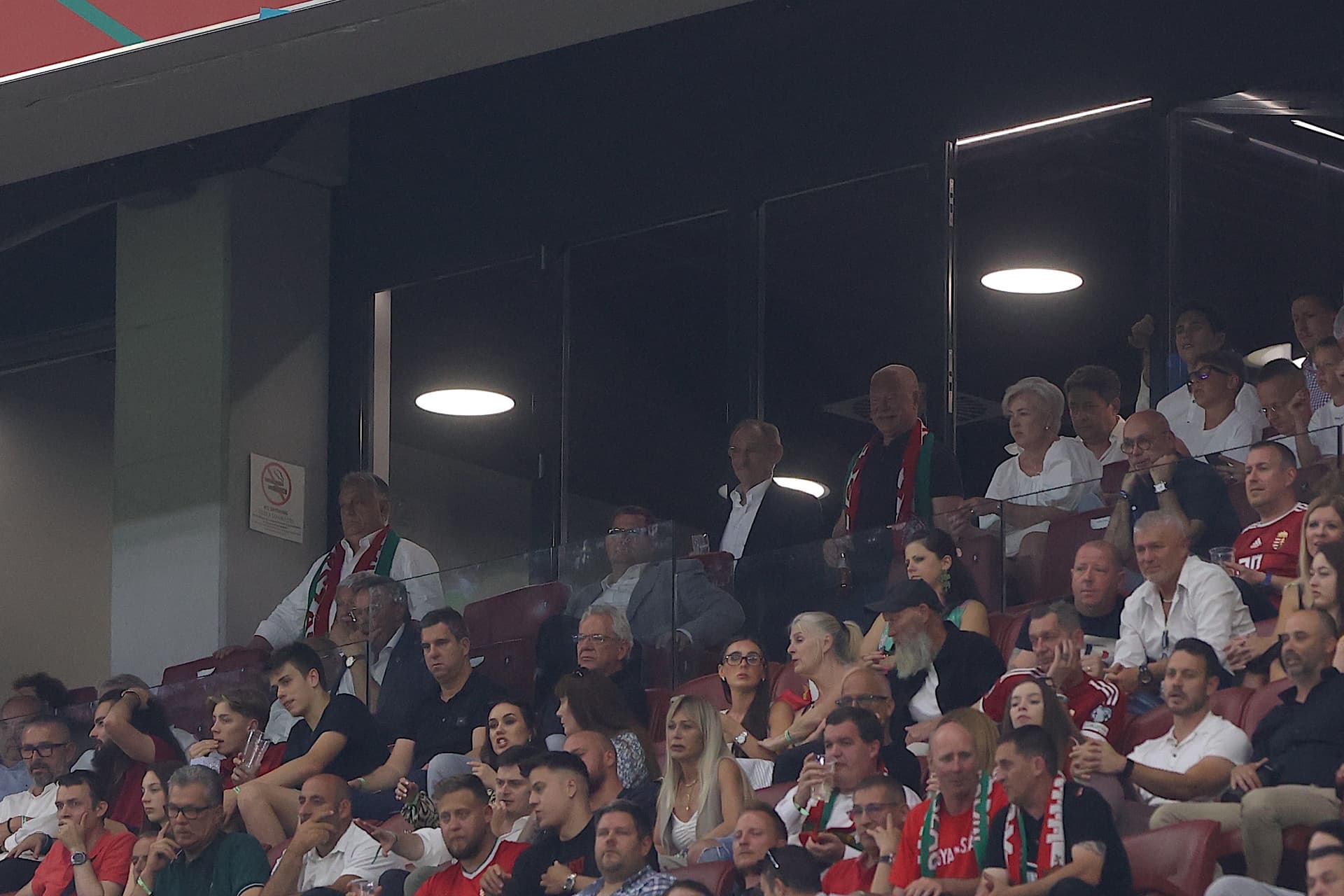 orbán viktor a magyar labdarúgó válogatott