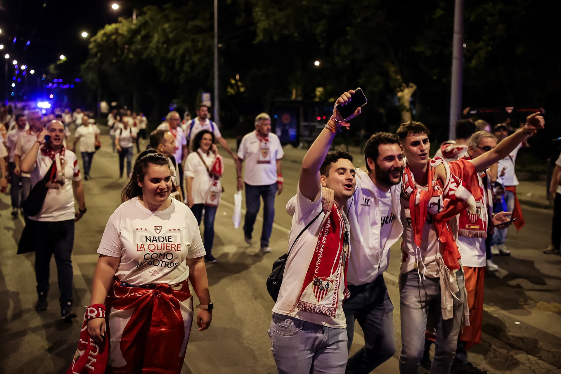 Öröm a Sevilla szurkolótáborában