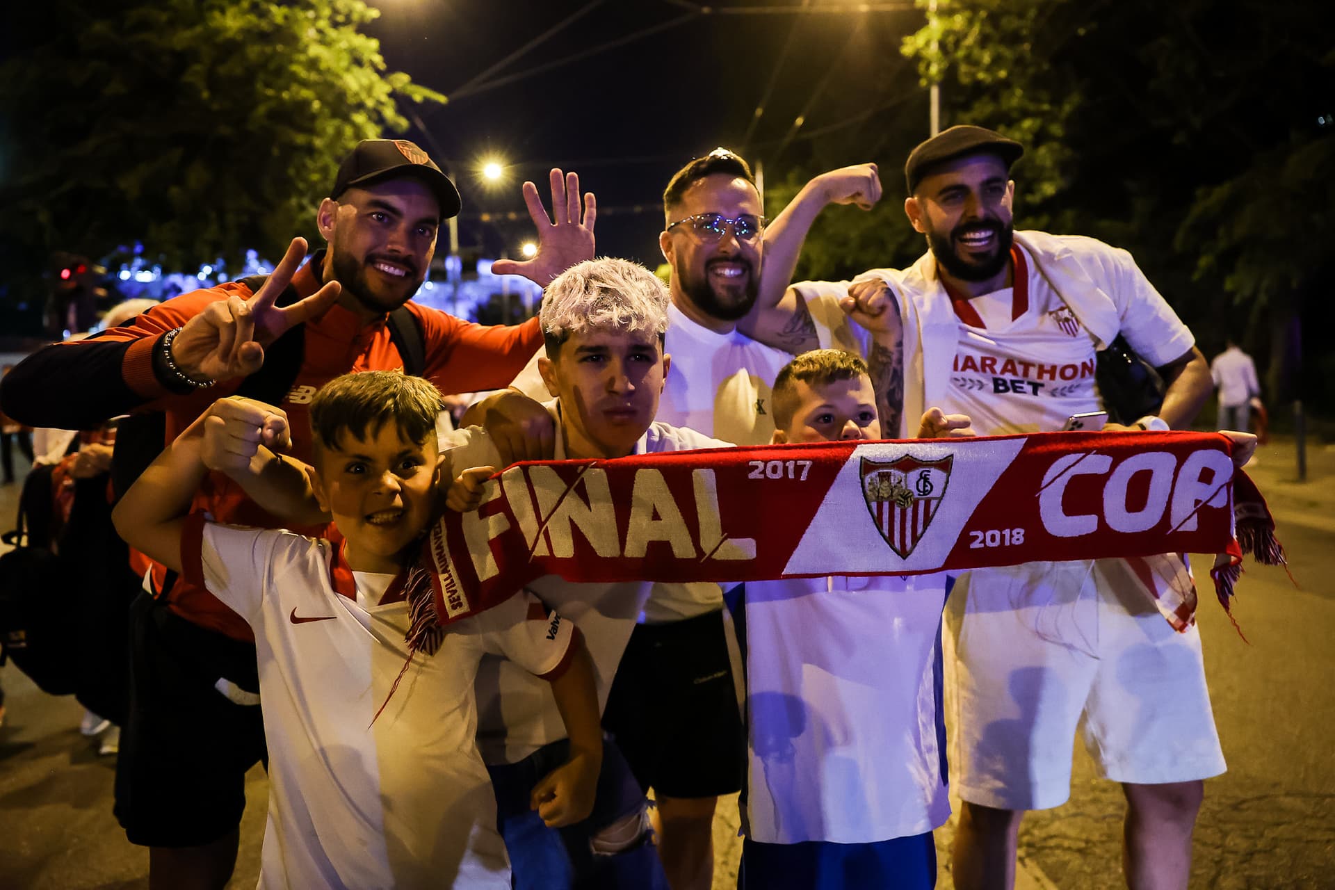 Öröm a Sevilla szurkolótáborában