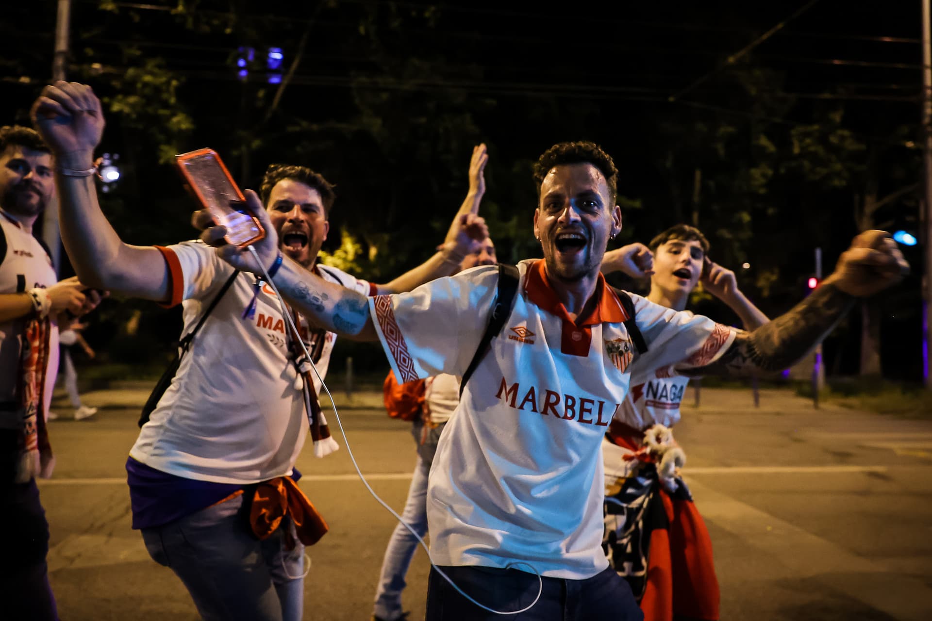 Öröm a Sevilla szurkolótáborában