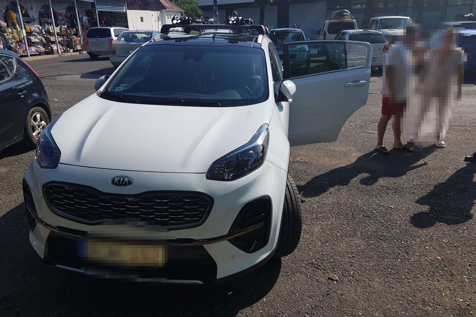 Dráma: forró autóban rekedt egy gyermek a Balatonnál