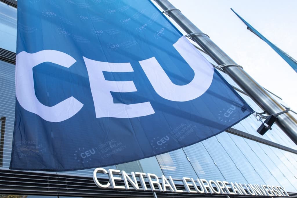 Vakáció alatt a CEU-n okítják a diákokat, az ügyvédeknek kreditpont is jár egy ottani képzésért