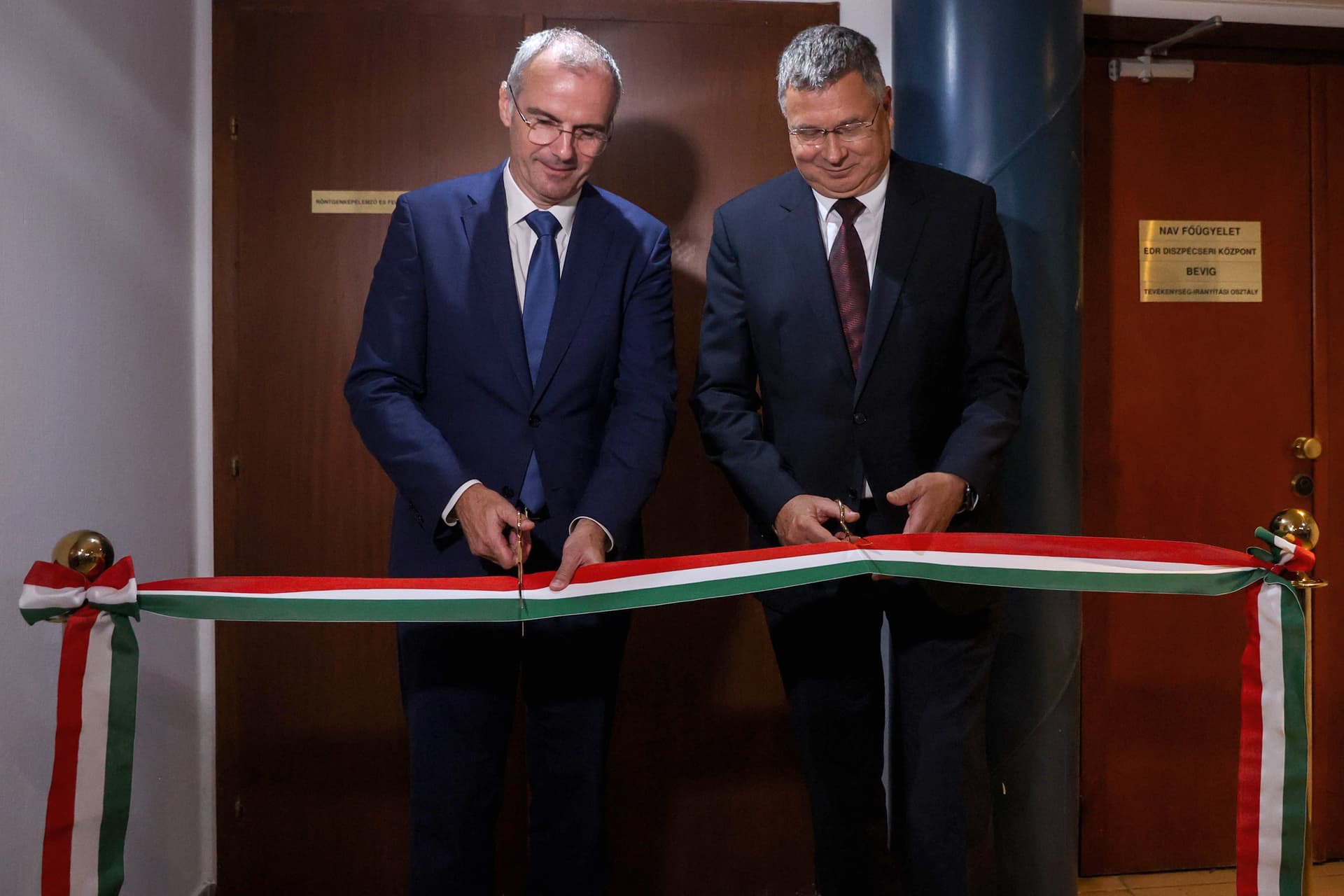 Röntgenképelemző és Felügyeleti Központ megnyitója