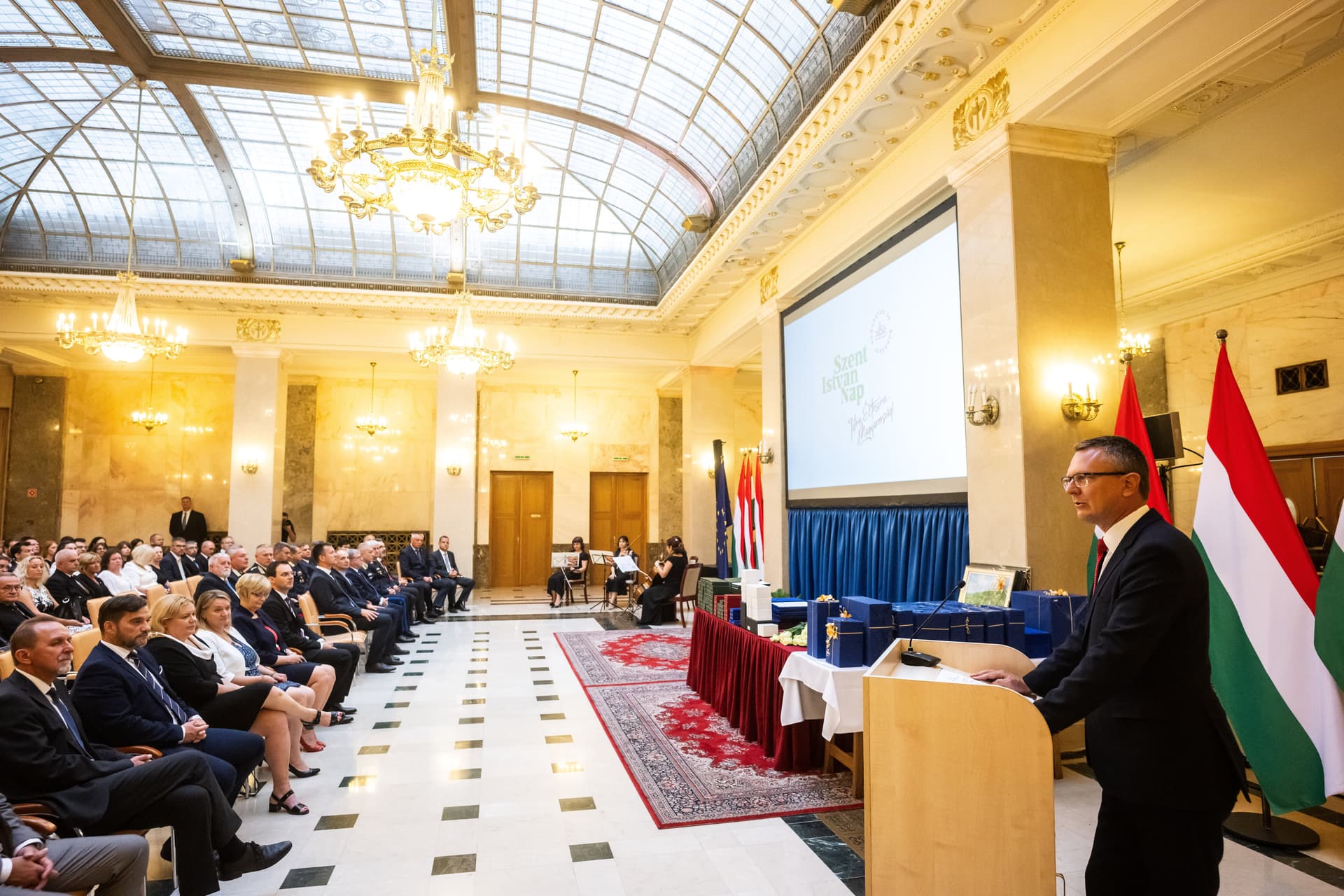 Kitüntetéseket adtak át a Belügyminisztériumban