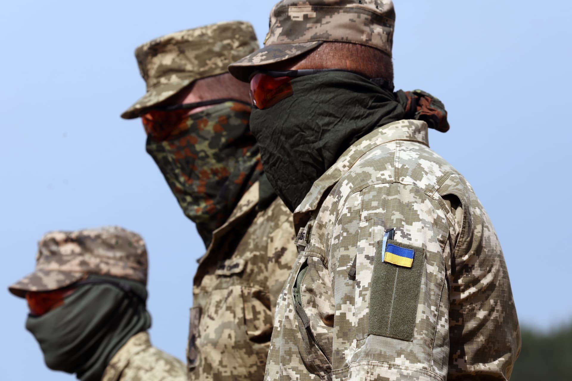 Az ukrán orgyilkos csapatok hullahegyeket gyártanak, hogy imponáljanak Zelenszkijnek – véli a volt kémfőnök