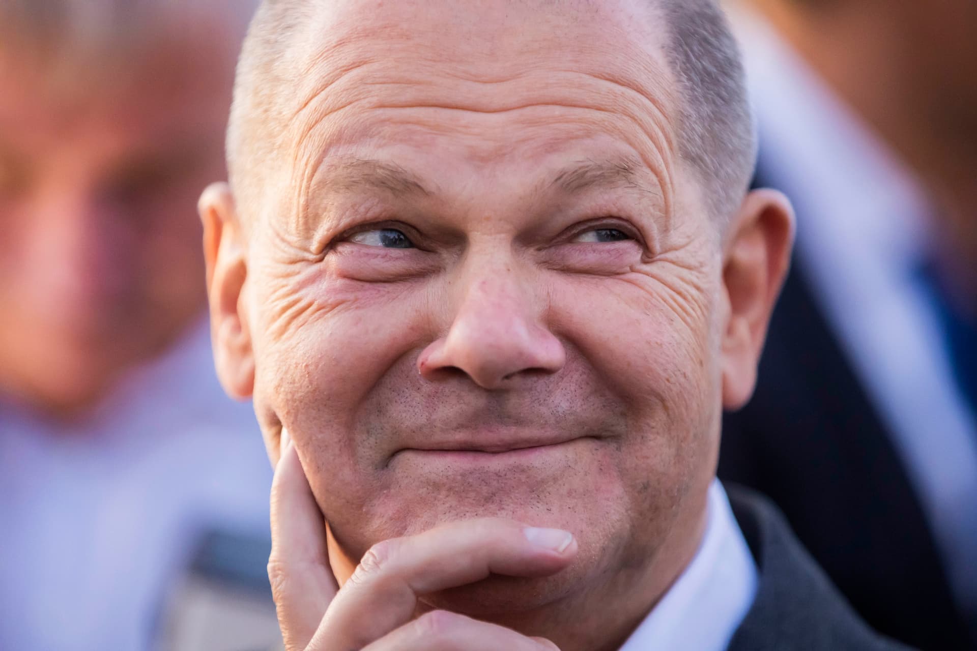Scholz bírálta az Economist címlapját, amelyen a beteg német gazdaság látható