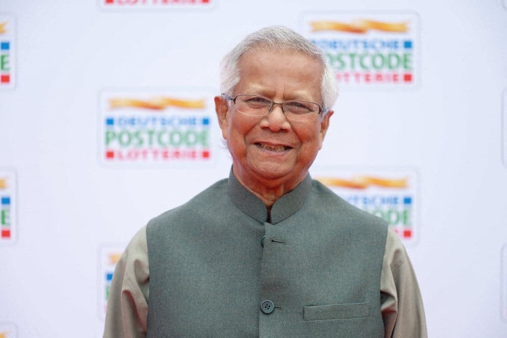 A bangladesi korrupcióellenes felügyelet kihallgatta a béke Nobel-díjas Muhammad Junuszt, akit sikkasztással vádolnak