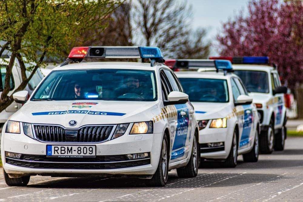 Vonaton felejtett gyermekek miatt rohantak a rendőrök