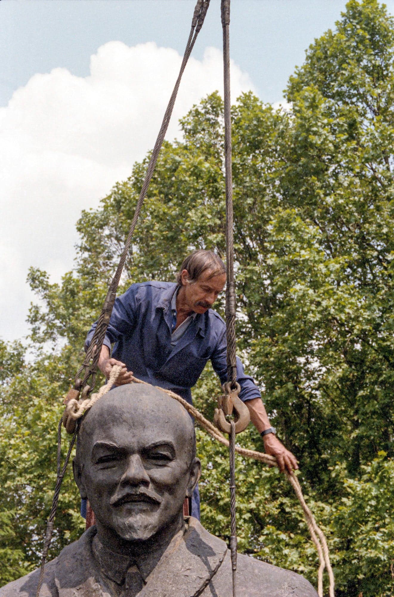 Antall Péter Lenin szobor ledöntés Budapest Felvonulási tér