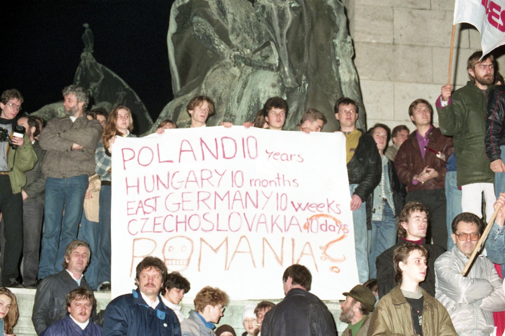 Antall Péter könyv Hősök tere tüntetés