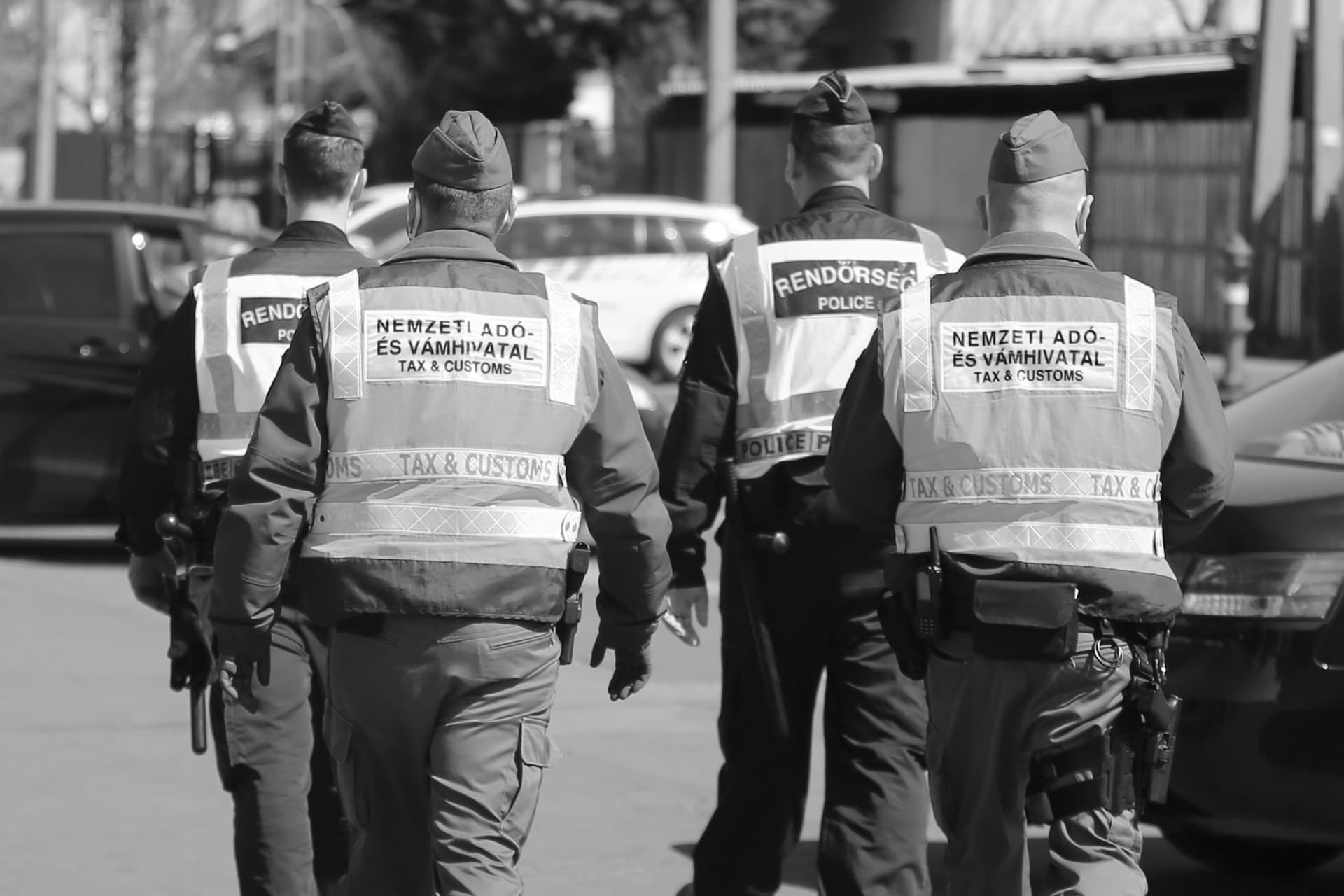 Hamis autódiagnosztikai eszközöket és szoftvereket foglaltak le a pénzügyőrök + VIDEÓ
