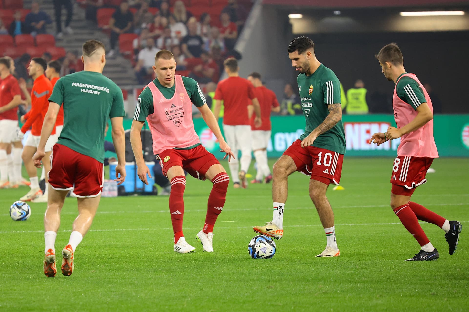 Magyarország–Szerbia Európa-bajnoki selejtezőmérkőzés Szoboszlai Dominik (10) és Nagy Ádám (8) Puskás Aréna 2023 október 14