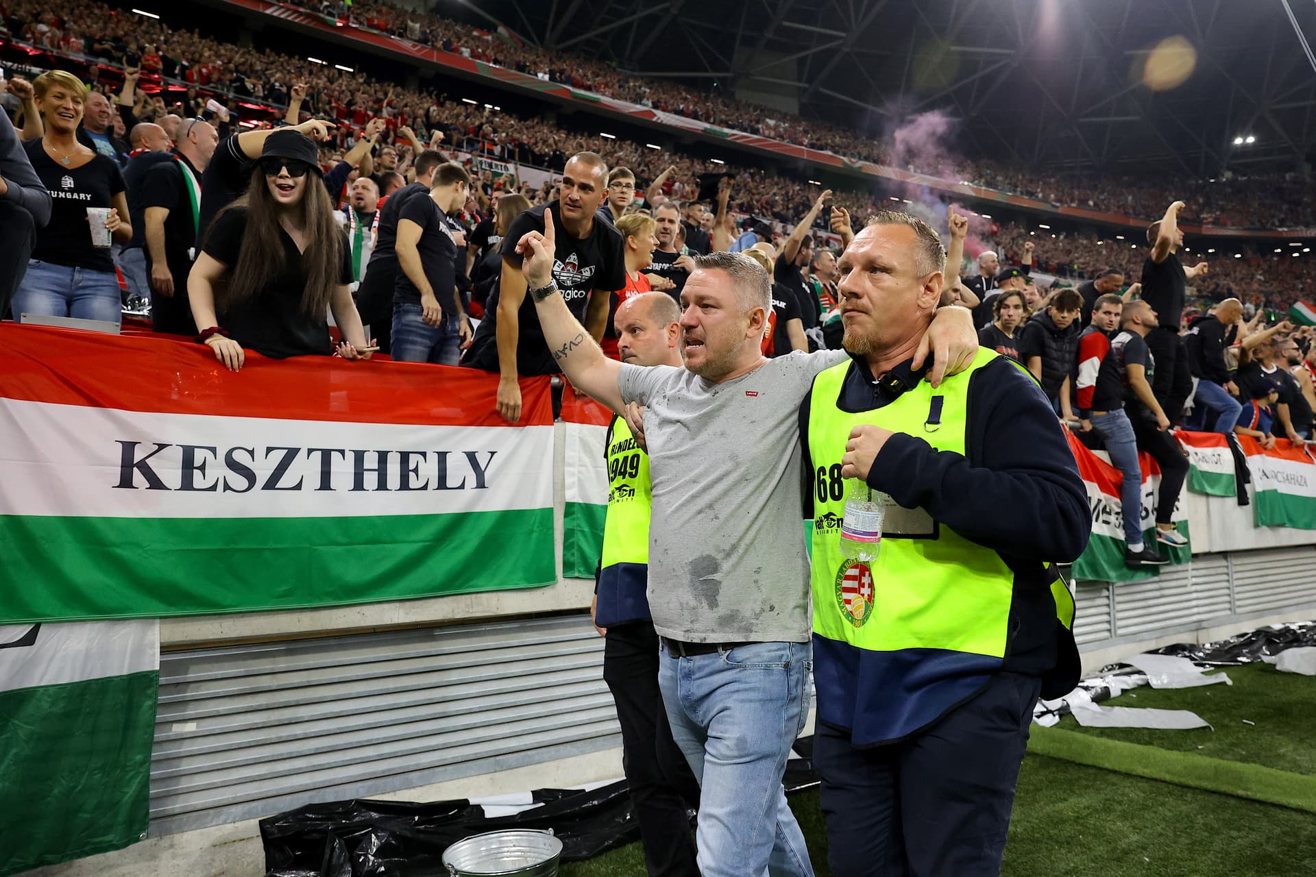 Magyarország-Szerbia Európa Bajnoki selejtező Puskás Aréna szurkoló biztonsági őrök  október