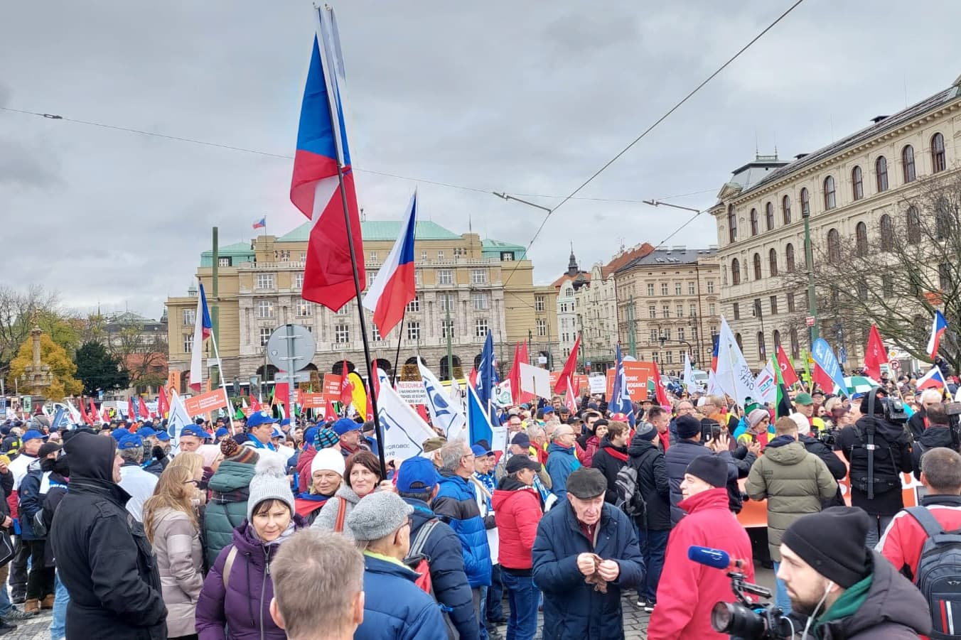prága tüntetés cseh