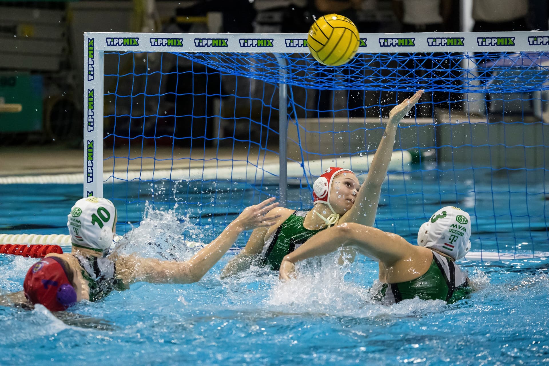 Az UVSE ötméteresek után 13-12 legyőzte a címvédő Ferencvárost a fináléban, ezzel története során hatodszor hódította el a trófeát