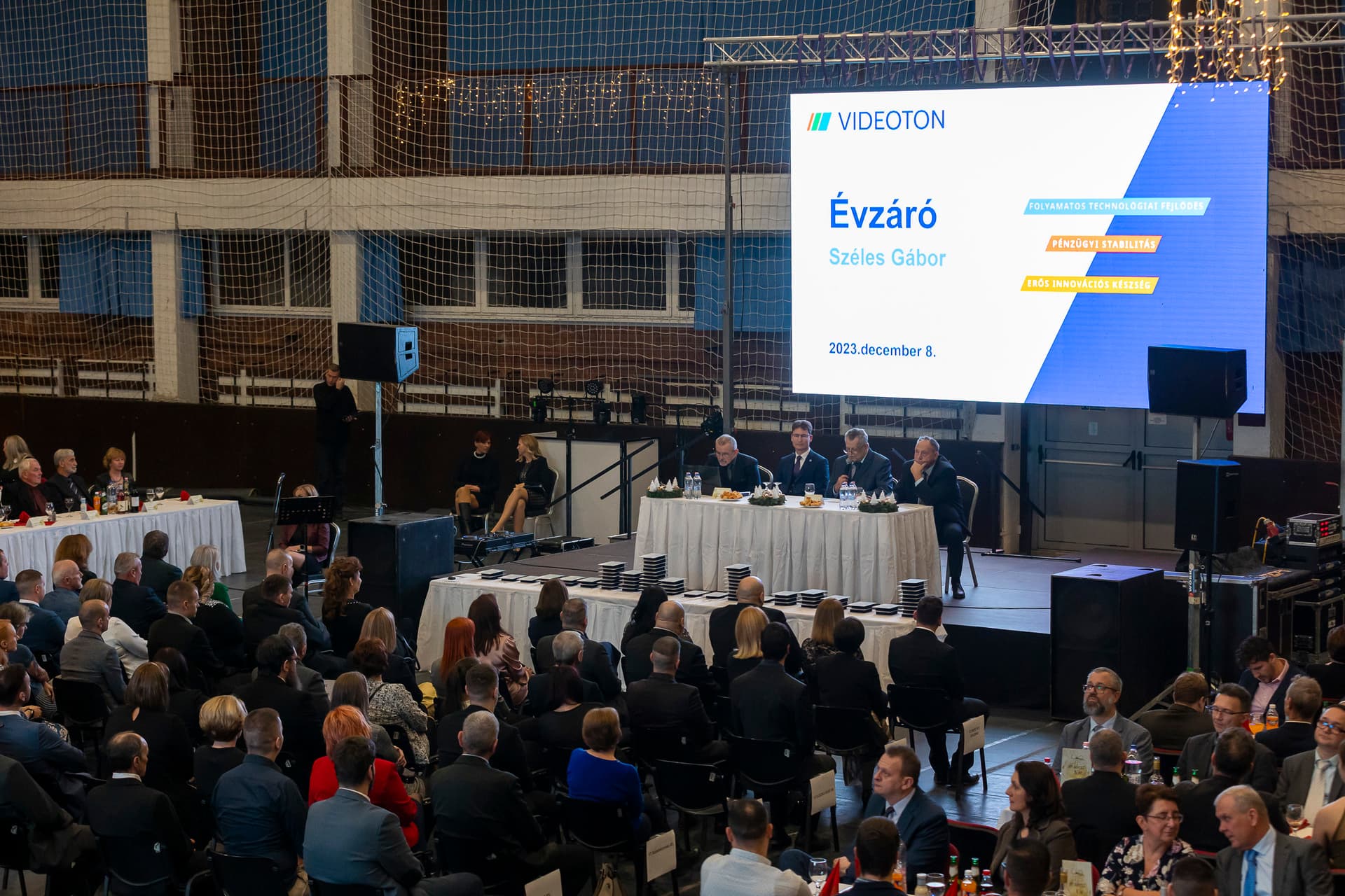 Évértékelő és karácsonyi díjátadó a Videotonnál