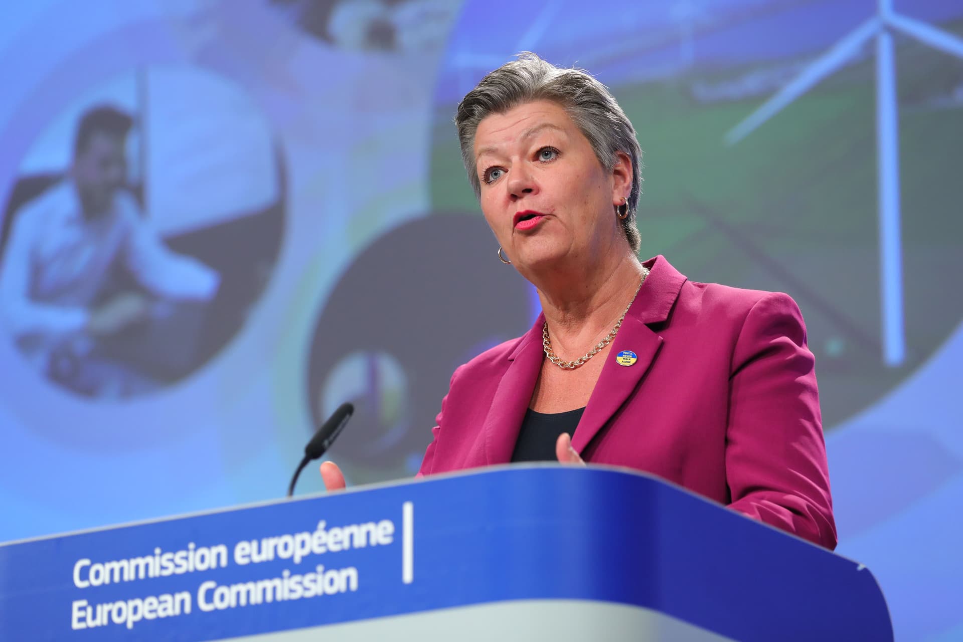 Véres karácsonyra figyelmeztet az EU illetékese