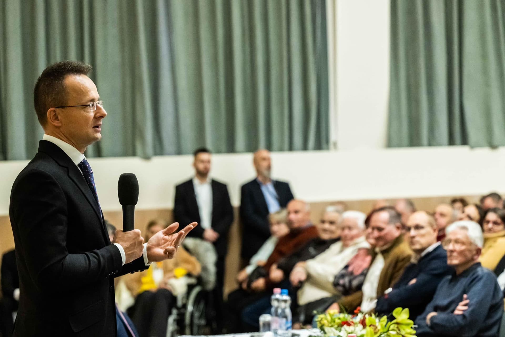 Szijjártó: Az emberek támogatására van szüksége a kormánynak a szuverenitás védelmének érdekében