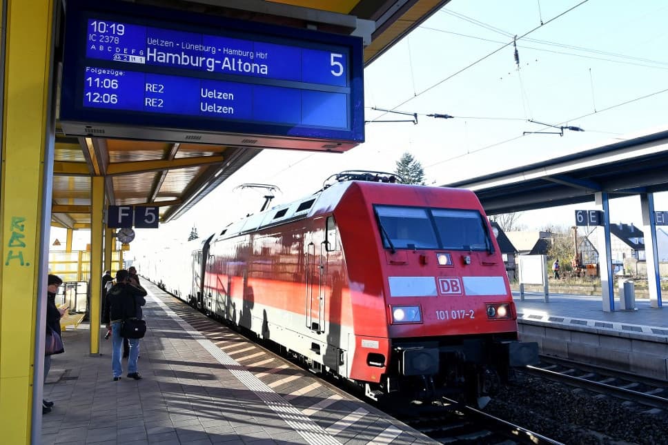 Nagyszabású hatósági akciót váltott ki Németországban egy gyorsvonaton kipermetezett könnygáz