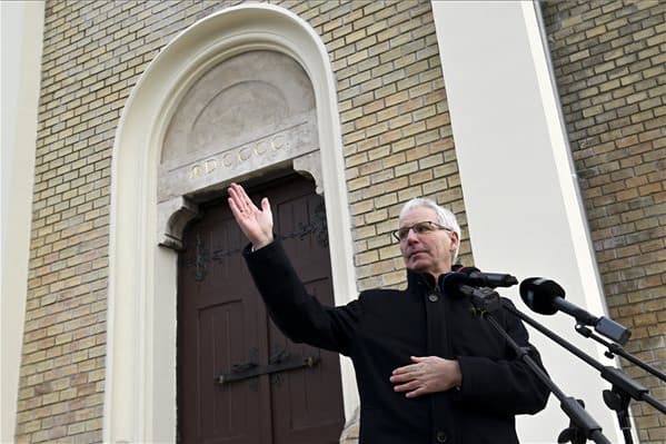 Soltész: Egy kápolna vagy templom felújítása is a társadalom szolgálatának üzenetét hordozza