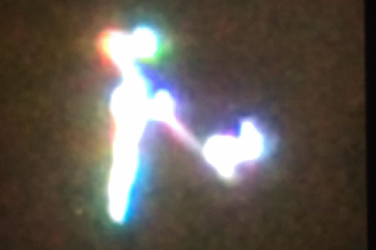 Szivárványszínű UFO-t fotóztak az égen