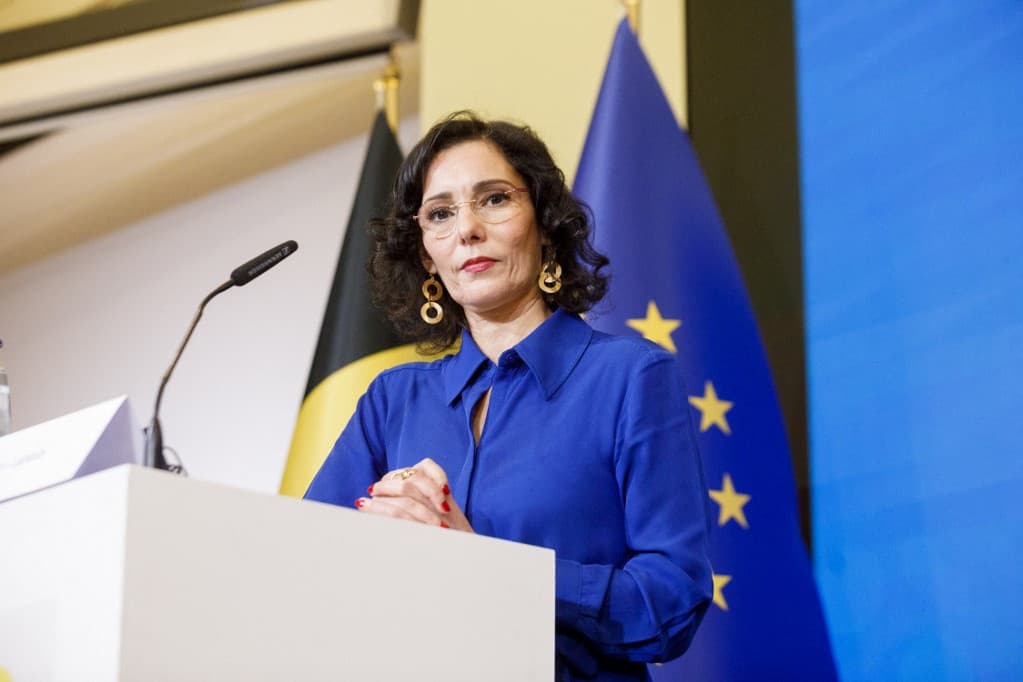 A civileket védeni kell, a túszokat szabadon kell bocsátani