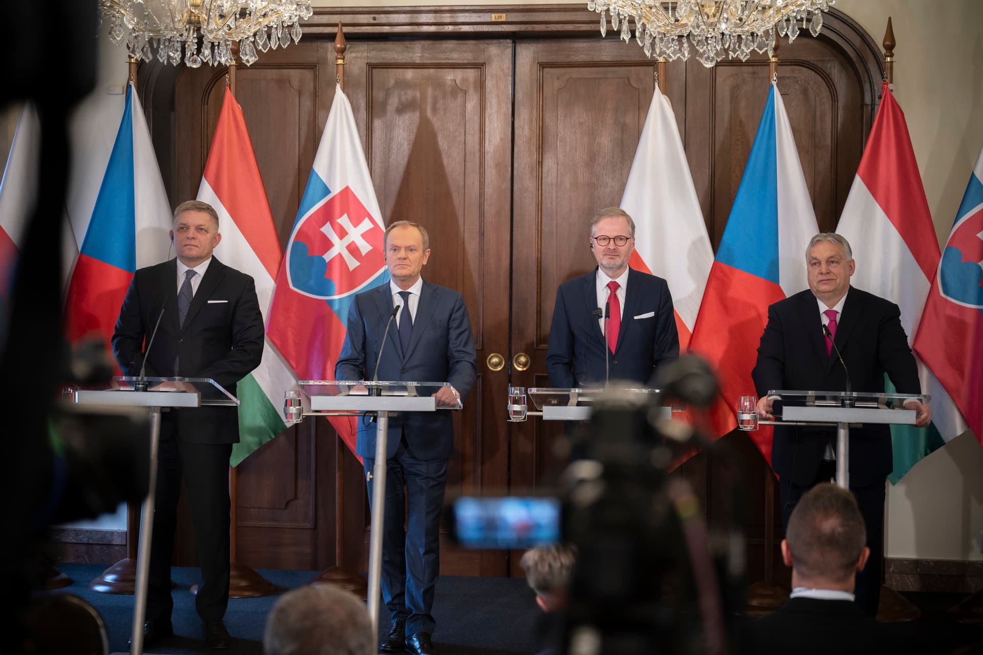 Temetni mentek Prágába, de végül mégis csak feltámadt a V4