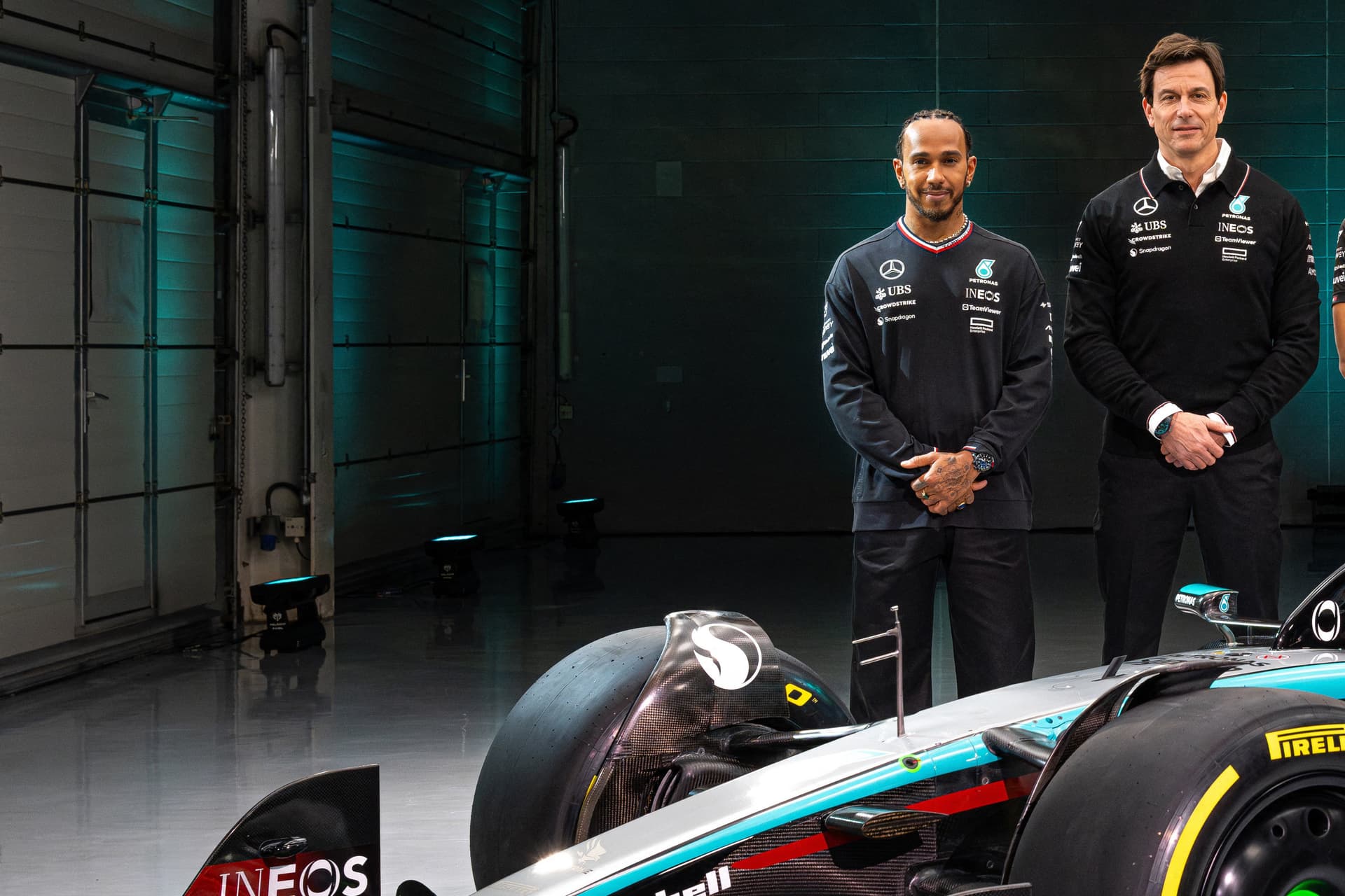 A Mercedesnél nyáron döntenek Hamilton pótlásáról