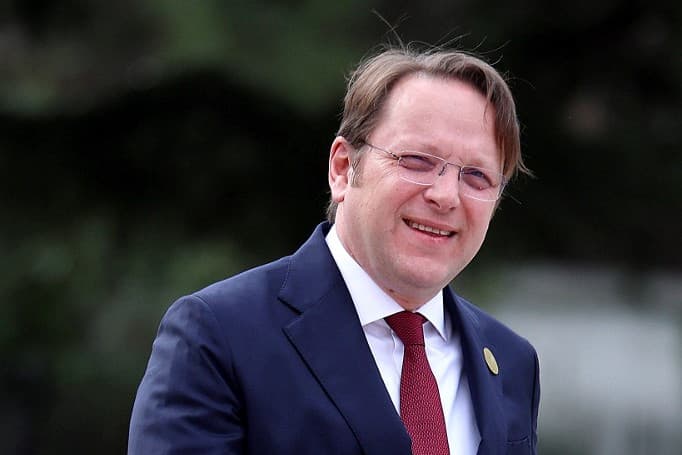 Várhelyi Olivér: Küszöbön áll Montenegró uniós tagsága