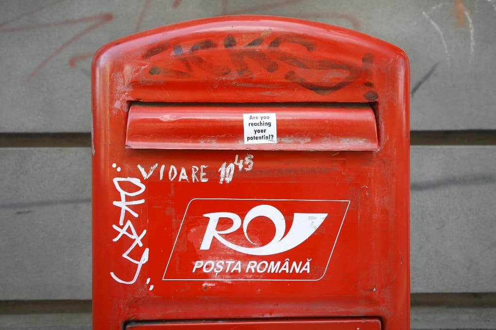 Romániában figyelmeztető sztrájkot hirdettek szerdára a postások