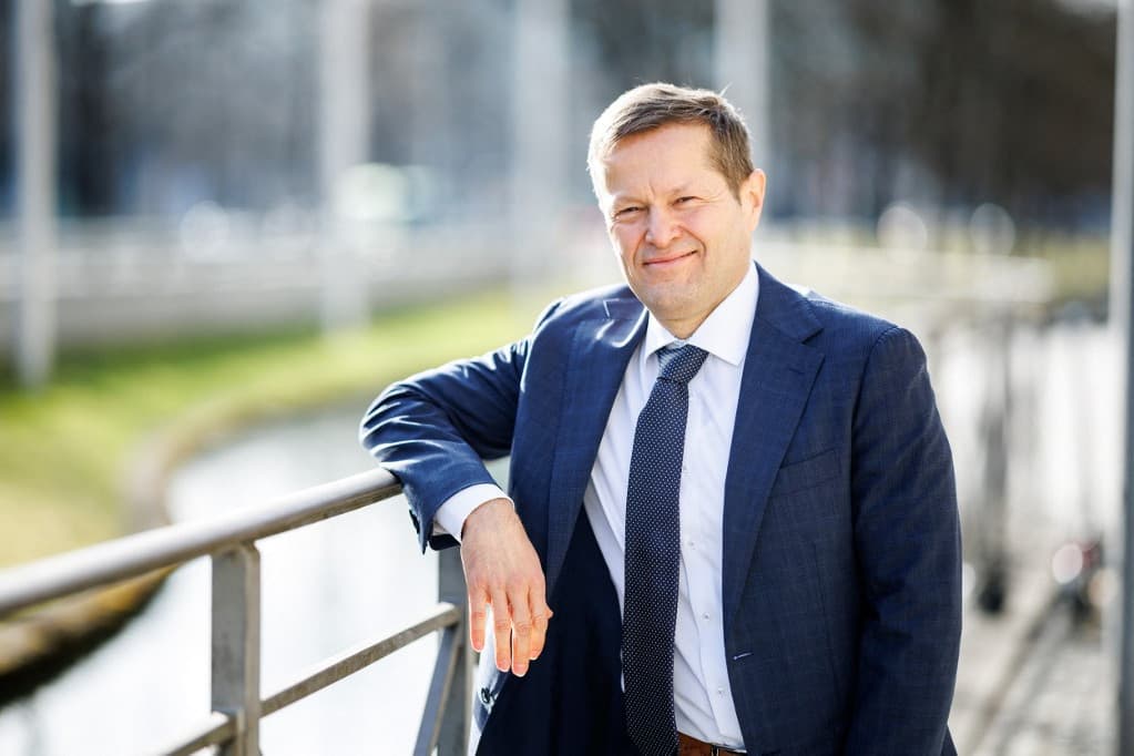 Új utakra lép a magyar professzor