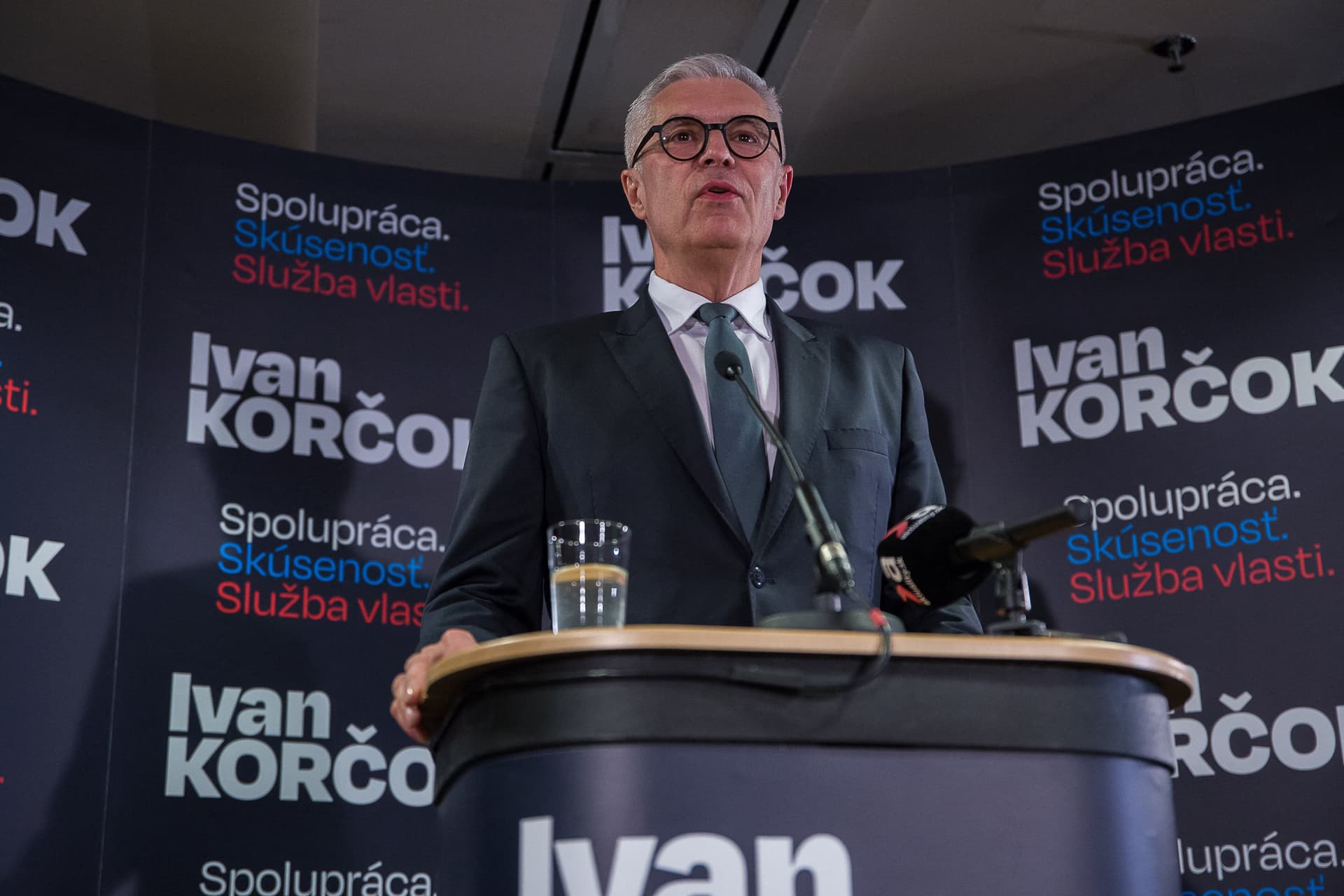 Hivatalos: Ivan Korcok nyert, és Peter Pellegrinivel került a második fordulóba