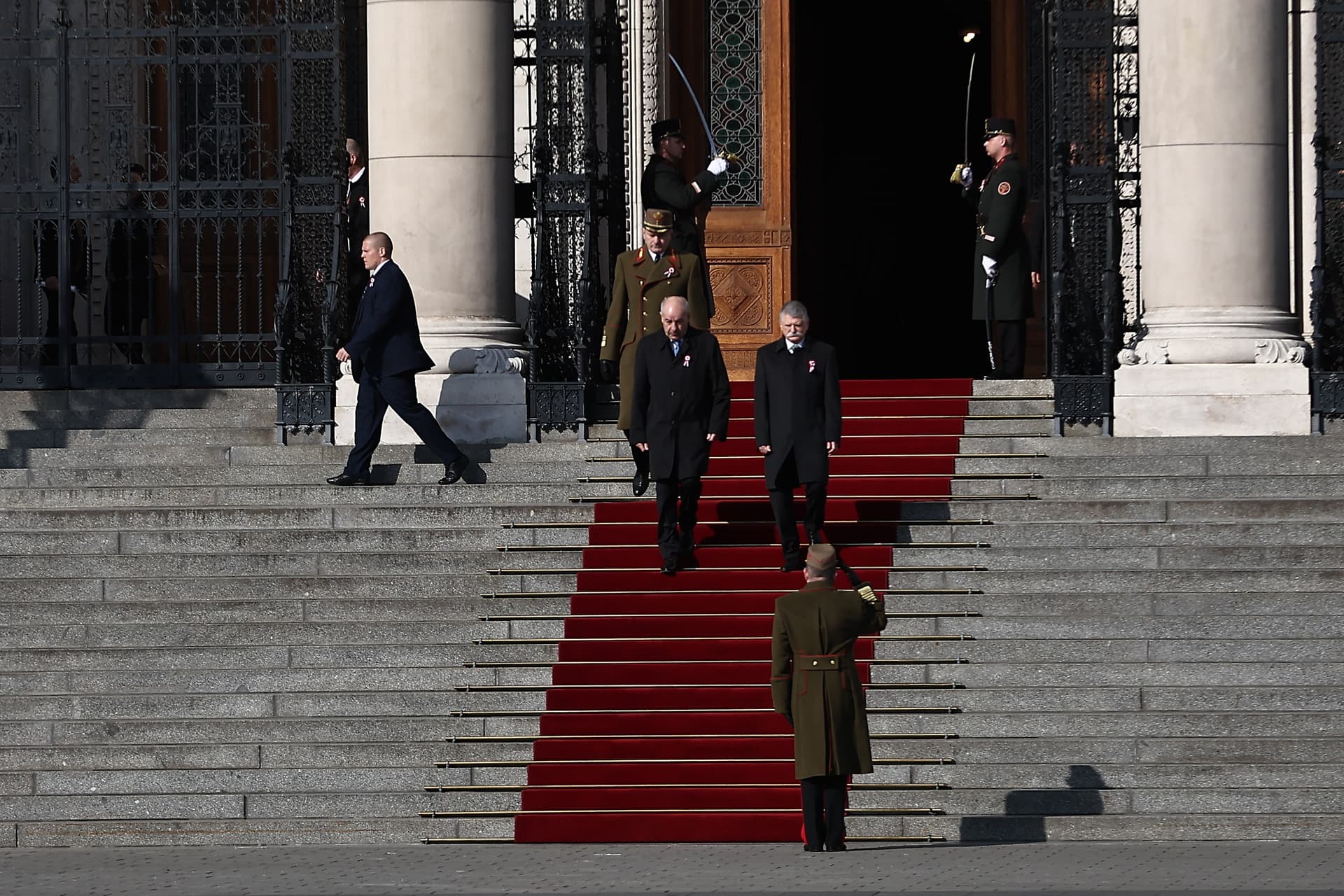 március 15. Országház Parlament zászlófelvonás